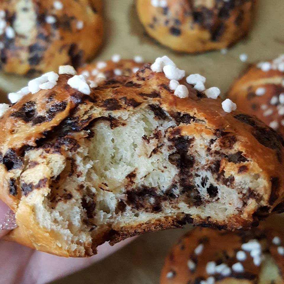 {Sonntagssüß} Schoko-Quark Brötchen mit Lievito Madre – Low Carb-Life ... {Sonntagssüß} Schoko-Quark Brötchen mit Lievito Madre – Low Carb-Life ...